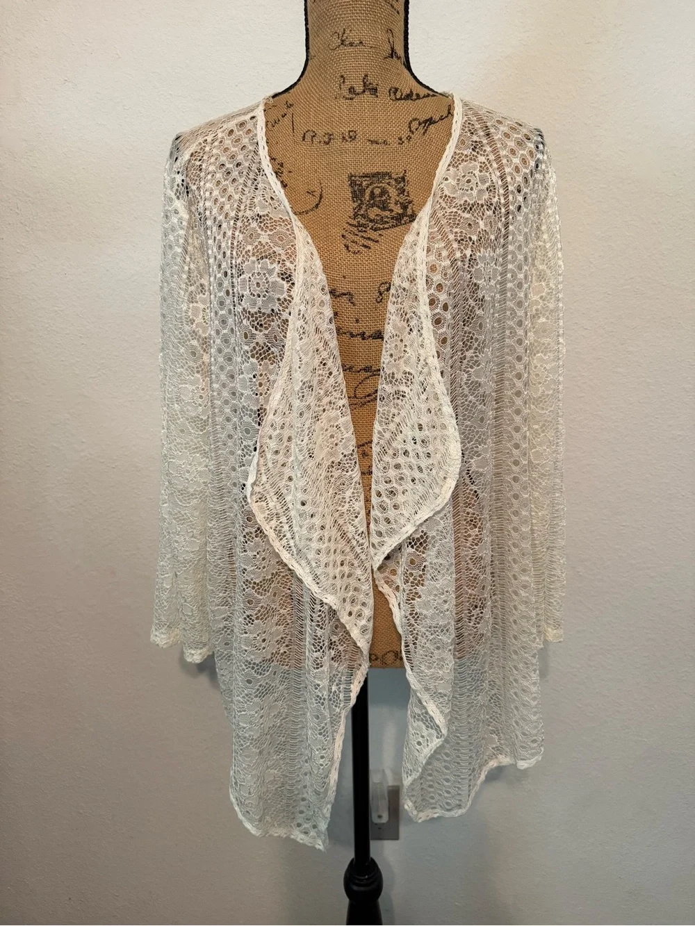 Cream lace open-front draped cardigan size XL